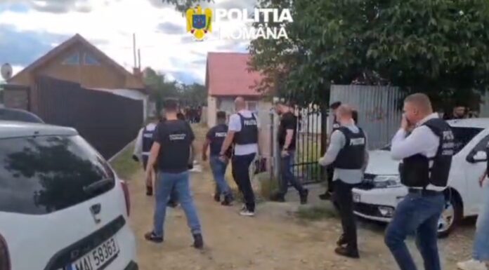 VIDEO: Bărbat reținut după ce și-a lovit iubita cu bâta de baseball