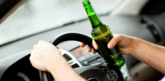 A băut o bere, a plecat cu mașina după țigări și a făcut accident!