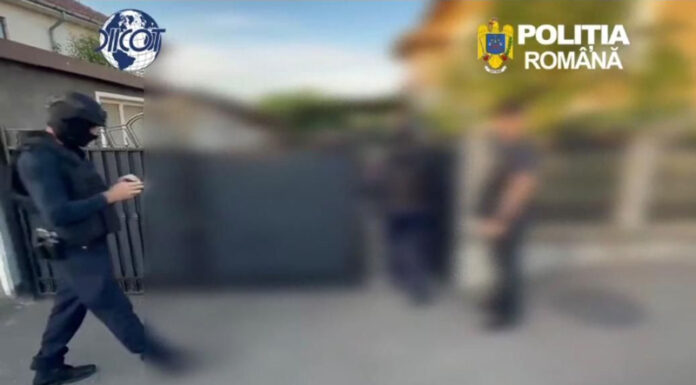 VIDEO: Trei reținuți după percheziții făcute în Mehedinţi și Hunedoara, de polițiștii și procurorii DIICOT din Gorj