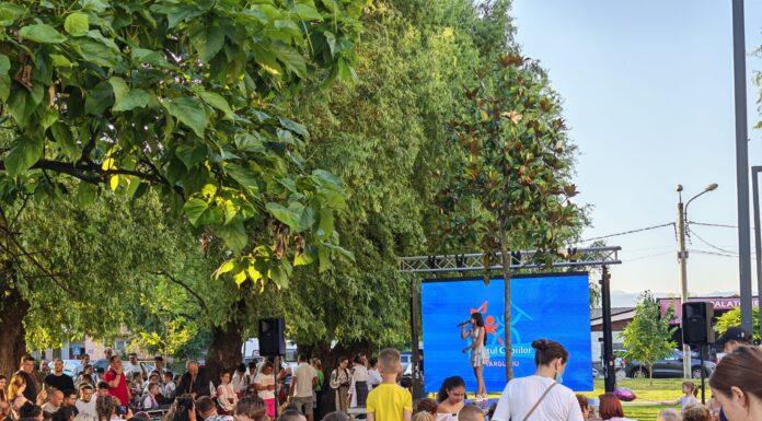„Film în parc” a umplut Parcul Debarcader