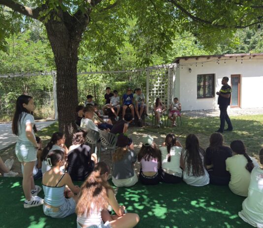 Acțiune inedită a polițiștilor pentru elevii aflați în tabără
