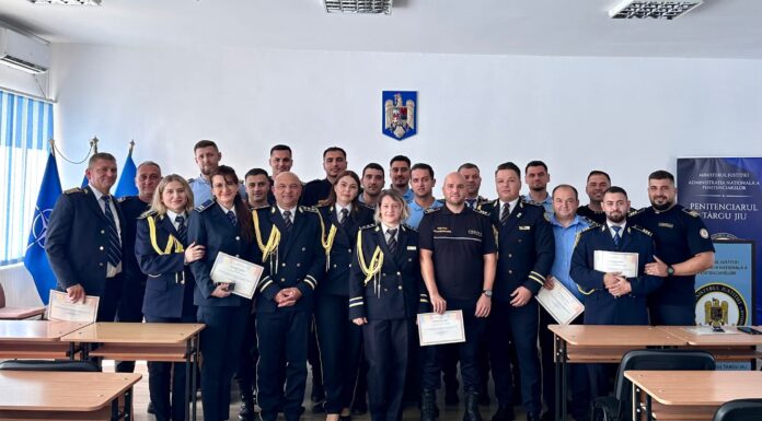 40 de polițiști de la Penitenciarul Târgu Jiu, avansați în grad
