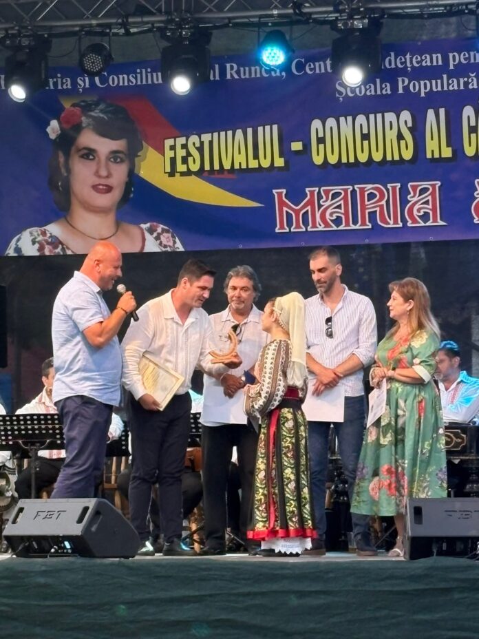 Concurentă din Mehedinți, câștigătoarea Marelui Trofeu al Festivalului „Maria Apostol” de la Runcu