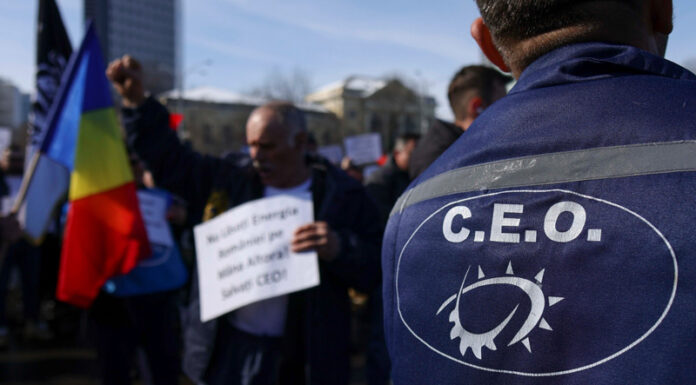 La CEO: salarii tăiate și pierderi mai mari. Angajații așteaptă să le fie plătite compensații, dar și sâmbetele și duminicile. Vor să afle și dacă mai au slujbe de la 1 septembrie