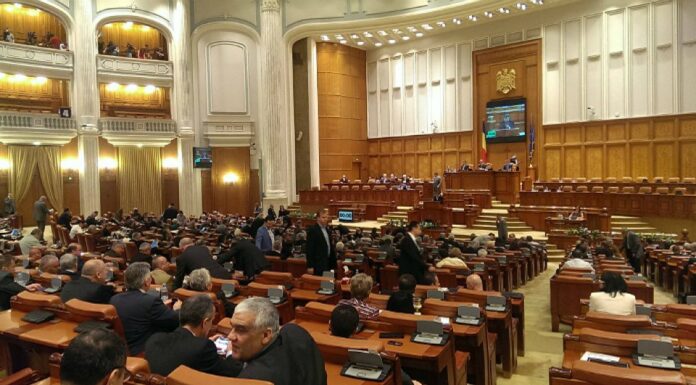 Clasa politică versus societatea civilă în statul de drept contemporan. Abordare teoretică şi practică