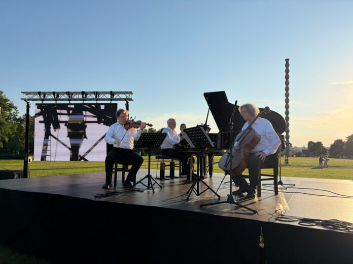 Concert „nemțesc” la Coloana fără Sfârșit!