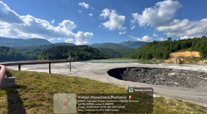 Grav: Jiul, poluat cu zgură și cenușă. A apărut un crater de 50 m