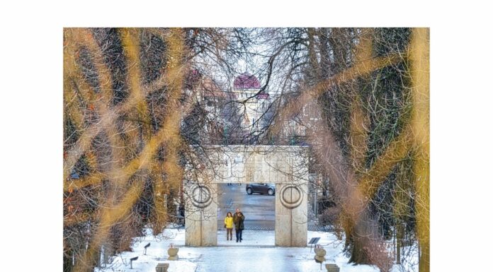 Expoziție itinerantă de fotografie, vernisată la Târgu Jiu