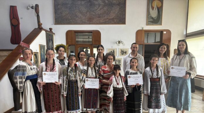 Câștigătoarele concursului „Cămașa cu Altiță, Identități gorjenești”, premiate la Târgu Jiu