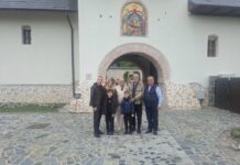 Adrian Năstase, în vizită la Polovragi alături de familie