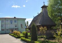 Absolvenții secțiunii ,,Patrimoniu” a Liceului Teologic din municipiul Târgu-Jiu și-au prezentat creațiile artistice la Pavilion Art360