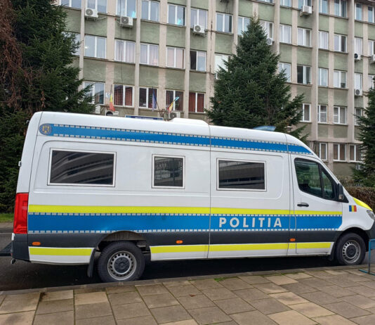 Reținut după ce și-a agresat fosta iubită