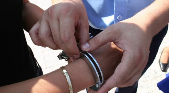 Adolescent din Jupânești, reținut pentru două infracțiuni