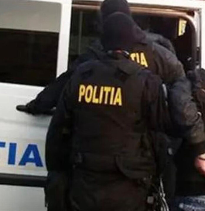 Bărbat reținut după ce și-a agresat soția și socrul