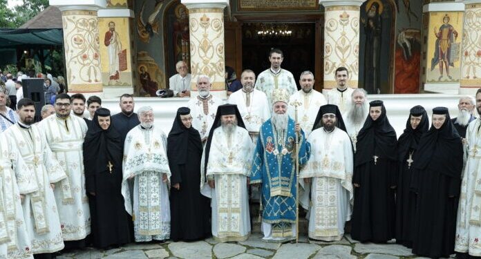 Sfântă Liturghie Arhierească la Hramul Mănăstirii «Icoana», Comuna Crasna, Protopopiatul Târgu-Cărbuneşti – ,,Sărbătoarea de astăzi ne prilejuieşte şi nouă momentul de a trăi bucuria naşterii Sfântului Ioan Botezătorul, ca fiind un eveniment unic în calendarul nostru”!