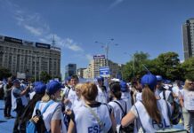 Sindicaliștii din educație ies în stradă. Peste 160.000 de semnături, depuse la Parlament