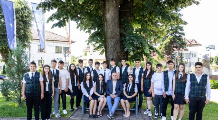 Ultimul clopoţel pentru absolvenţii clasei a VIII-a B, Școala Gimnazială Novaci