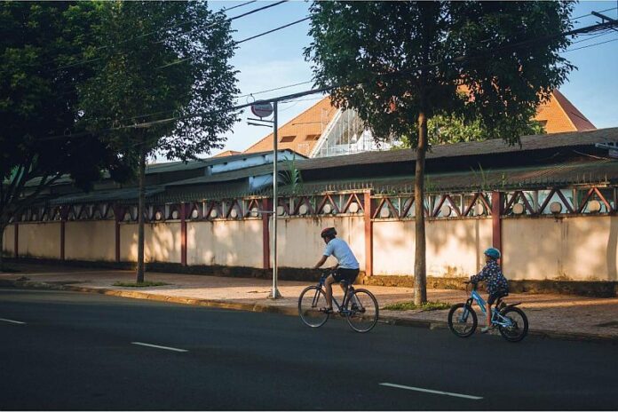 1.bicicletapentrucopiicantarestepreamultsiastaeproblemapecareoignori