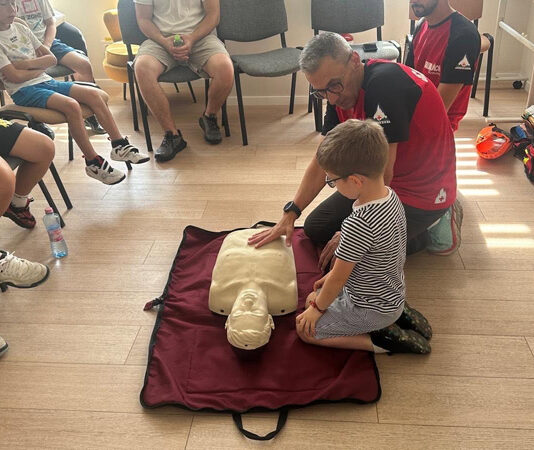 Salvamont Gorj, lecții de siguranță pentru copii. Demonstrații practice