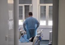 Târgu Jiu: Doi elevi au susținut examenul de Bacalaureat din spital