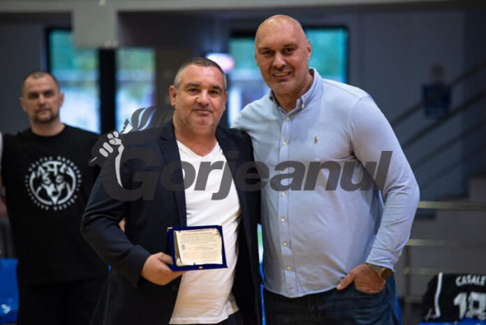 Alionescu dă exemplul Vâlcea. Consiliul Județean și privații, chemați lângă sport