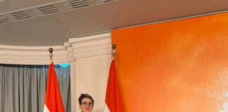 O gorjeancă la întâlnirea cu președinta Indiei la București!