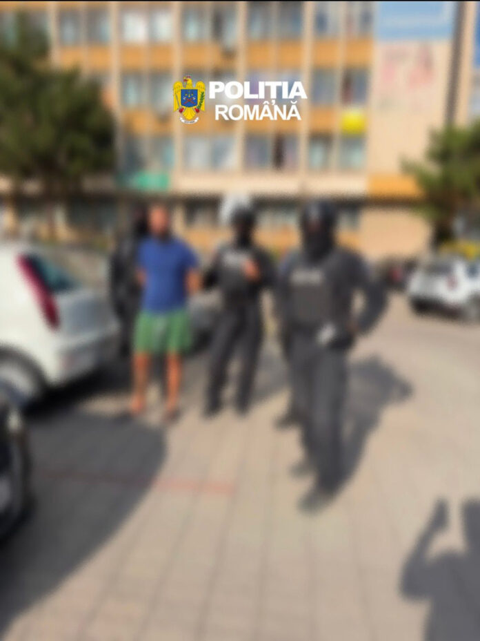 VIDEO: Percheziții în Deva, pentru prinderea unor suspecți din Târgu-Jiu
