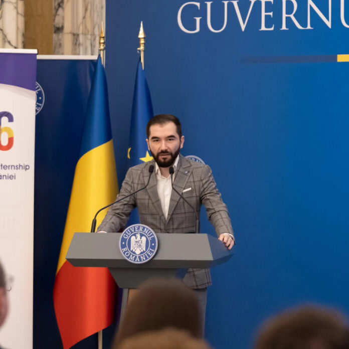 Un gorjean, model pentru cei 200 de noi interni ai Guvernului