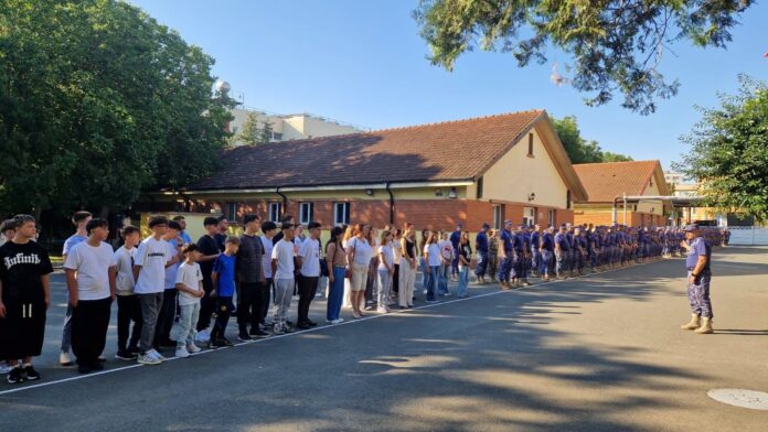 Zeci de elevi din Turceni au descoperit viața de cadet în Forțele Navale Române