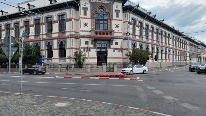 Zeci de elevi din Gorj, admiși la liceu pe locurile speciale. Medii de la 9,52 la 1,95!