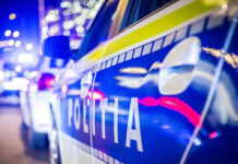 Adolescent căutat de poliţişti, după ce a furat o mașină pe care a condus-o fără permis