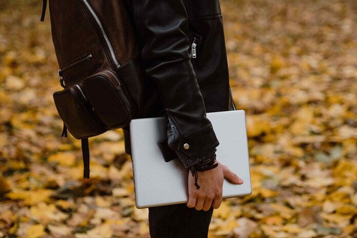 1.ultrabooksaulaptopclasicgreutateadingeantanuspunetoatapovestea