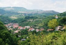 Popasuri gorjene – Călător în prag de toamnă prin lumea de piatră a Jiului de Sus