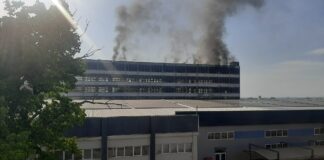 Incendiu la o clădire dezafectată de pe platforma Rostramo