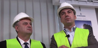 Deputatul PSD Bogdan Ivan s-a filmat cu tablotarii pensionari, dați afară împreună cu cei 1.800 de angajați ai CEO, pe care acum îi numește ,,eroi”!