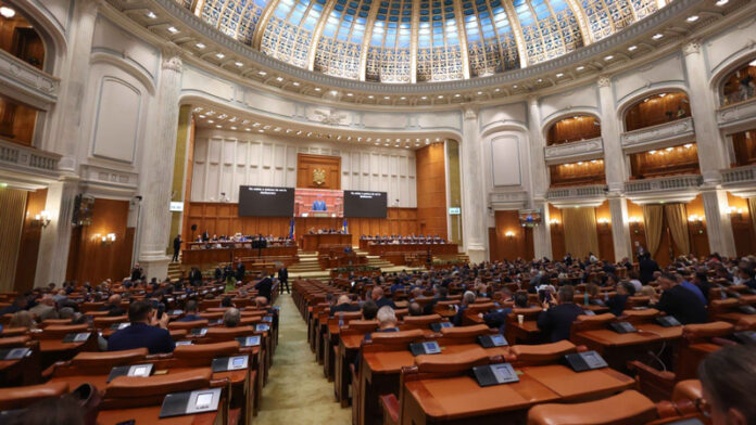 Liberalii vor sesiune extraordinară a Parlamentului pentru Legea salarizării