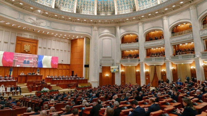 Păstrarea termocentralelor pe cărbune a generat scandal în Parlament