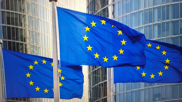 UE impozitează drastic tutunul și pune taxe pe țigările electronice