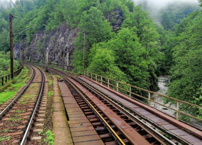 Schimbare majoră pe calea ferată Bumbești–Livezeni. Investiție de aproape 100 de milioane de lei