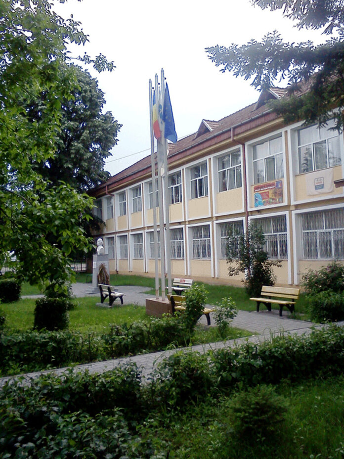 Un liceu din Târgu Jiu, selectat într-un proiect național pentru sprijinirea elevilor aflați în risc de excluziune