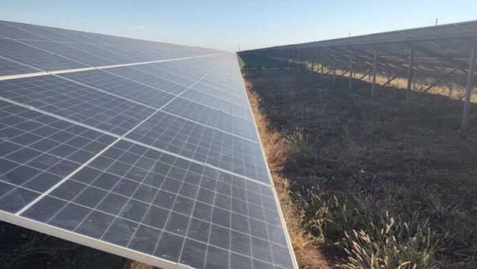 Două mari parcuri fotovoltaice, inaugurate în septembrie