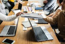 Noi comasări de clase în Gorj. Profesorii riscă să rămână fără posturi