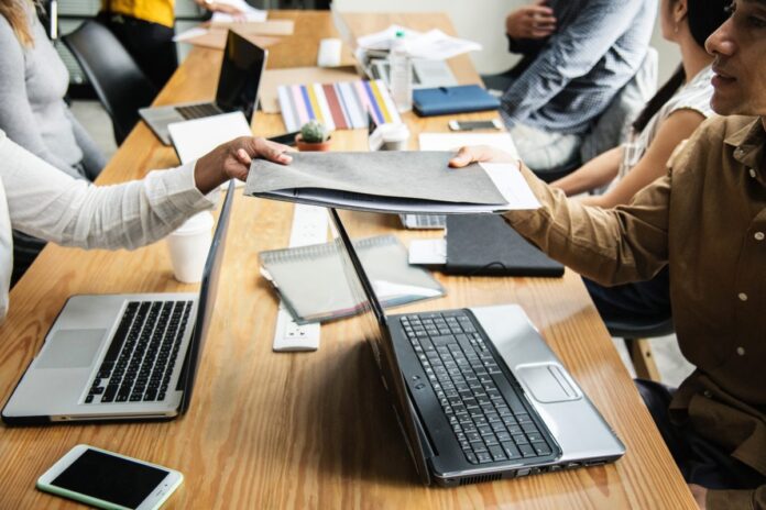 Noi comasări de clase în Gorj. Profesorii riscă să rămână fără posturi