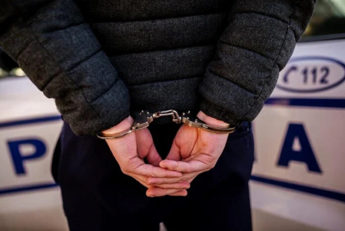 Pensionar reținut după ce și-a abandonat telefonul prin care era supravegheat de polițiști, în cutia poștală