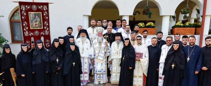 Sfântă Liturghie Arhierească la Hramul Mănăstirii «Sfântul Ioan Botezătorul» – «Cămărăşeasca», Târgu-Cărbuneşti – ,,Sărbătoarea de astăzi, ne pune în față Icoana Sfântului Ioan Botezătorul, cel care este împreună cu Maica Domnului, mijlocitor înaintea Lui Dumnezeu”!