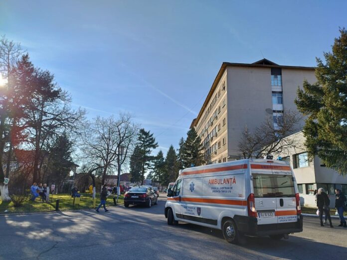Spitalul Județean își asigură ambulanțele