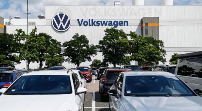 Volkswagen taie. România construiește. Taxe și birocrație