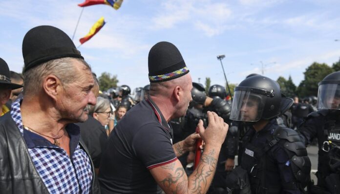 1790053985-protest-violent-15-septembrie-inquam-photos-george-calin