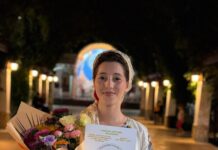 O nouă performanță pentru Daria Elena Cojocaru! Tânăra interpretă din Târgu Jiu a cucerit un premiu special la un festival național