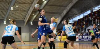 Meci de luptă la Târgu Jiu: gorjencele au ținut pasul cu vicecampioana CSM București timp de 40 de minute, dar au cedat în final, scor 21-30